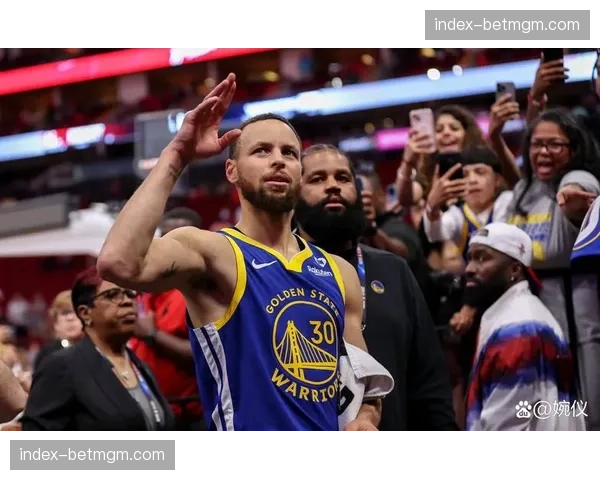 第三节报道：勇士队突然提速，单节跑动数据飙升